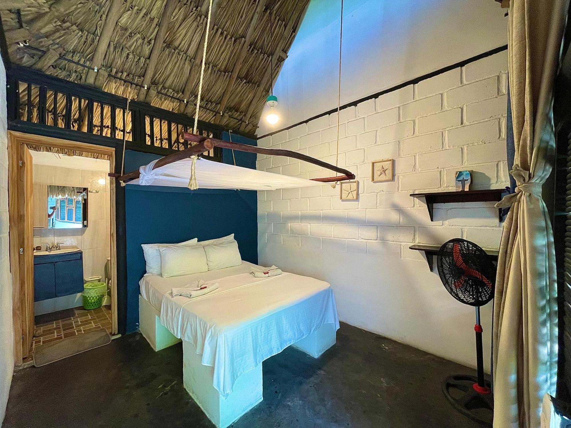 Bikini Hotel & Pool Palomino Bagian luar foto