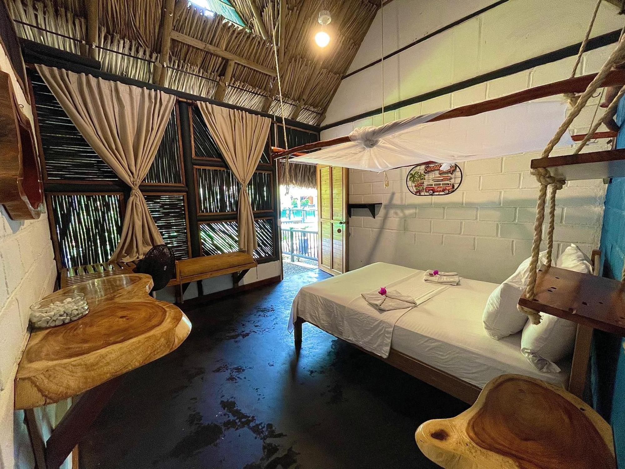 Bikini Hotel & Pool Palomino Ruang foto