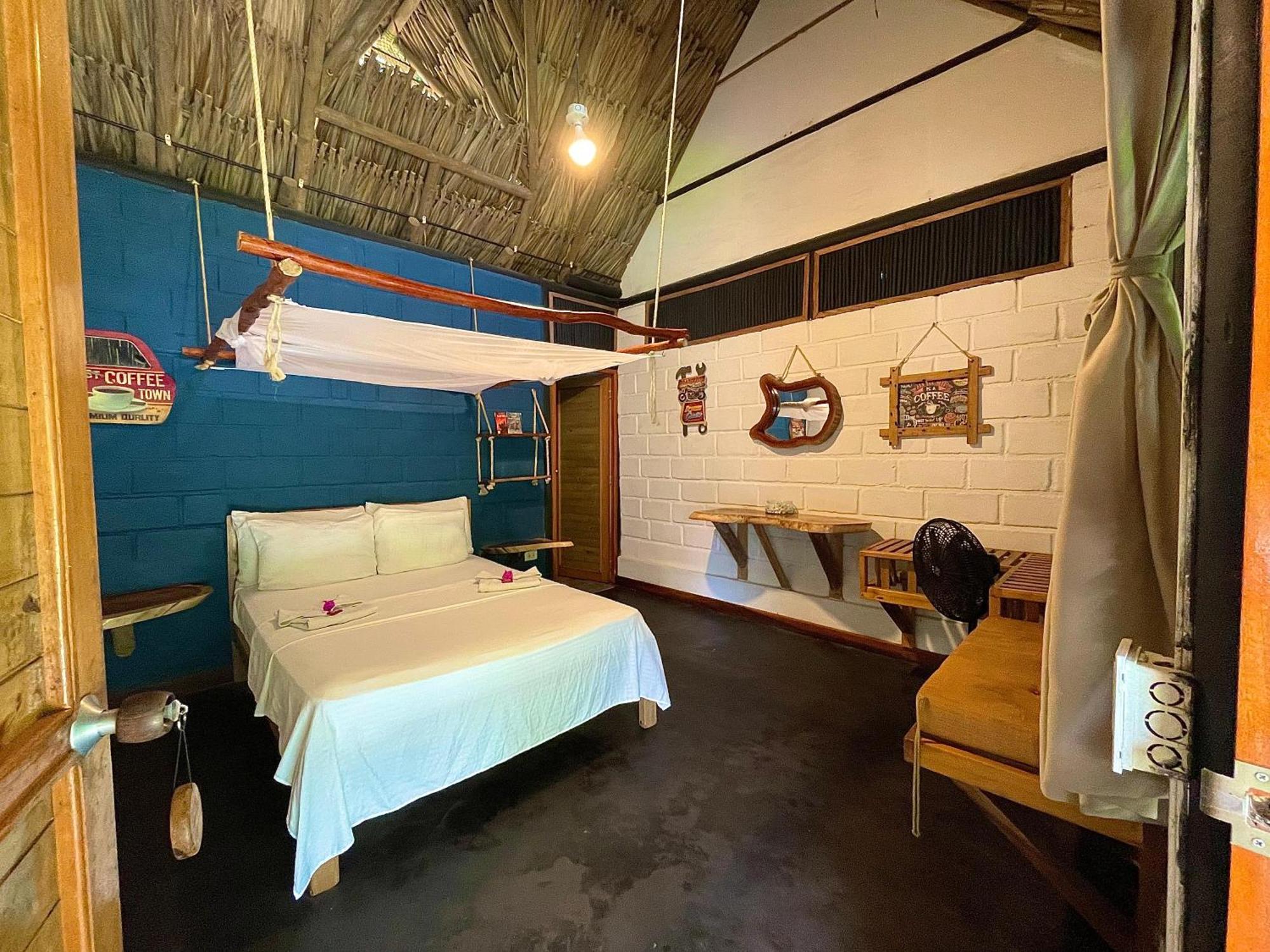 Bikini Hotel & Pool Palomino Bagian luar foto